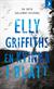 En kvinna i blått : <en Ruth Galloway-deckare>